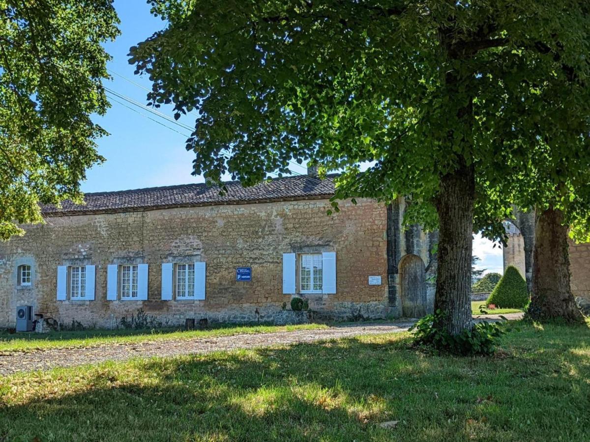 Gite Charmant Au Coeur D'Un Chateau Historique Avec Parc, Proche De Cognac, Ideal Famille Et Nature - Fr-1-653-167 Cherves-de-Cognac エクステリア 写真
